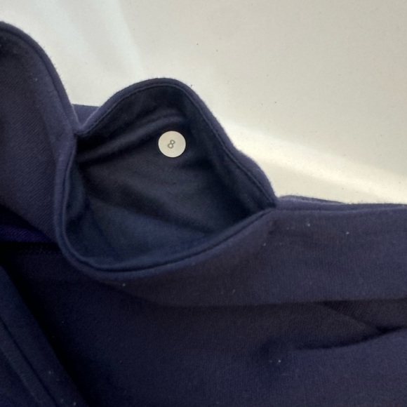 Lululemon Reverse Groove Short *Denim
Deep Indigo Slub Denim / Bruised Berry - Picture 5 of 10